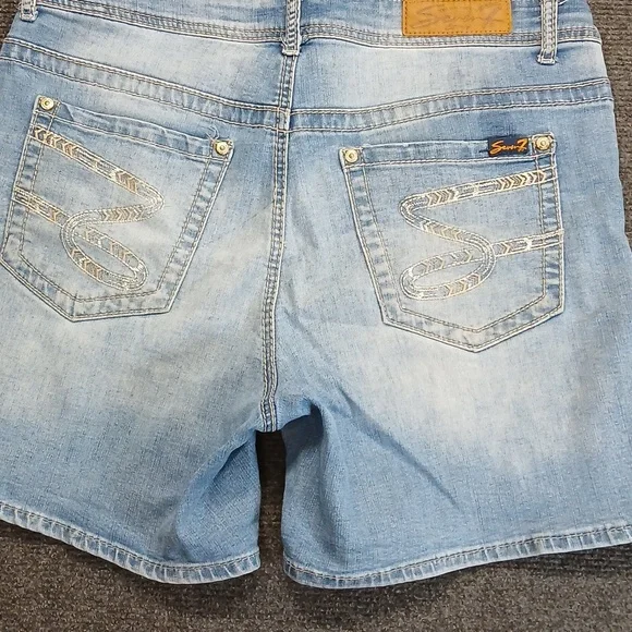 SEVEN 7 Light Blue Denim Women’s Shorts - Stretch Jean Shorts Sz 12 - Picture 5 of 8